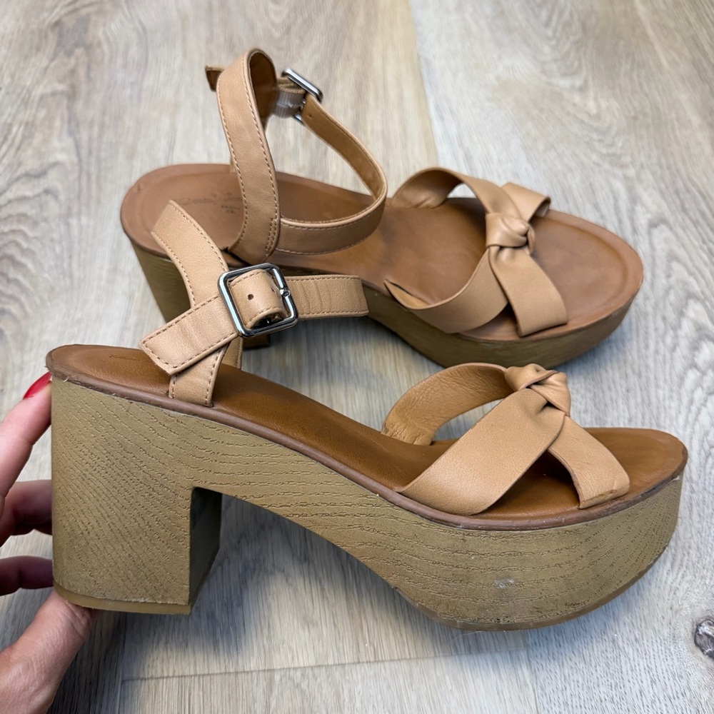 Universal Thread Tan Knotted Sandals - Picture 3 of 8